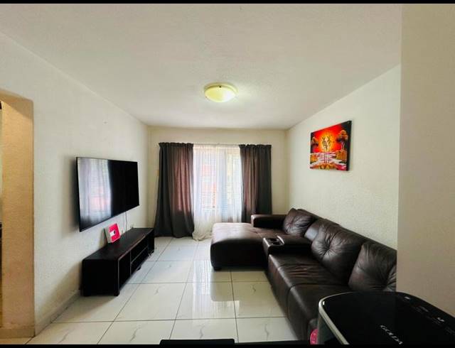 2 BEDROOM APARTMENT FOR SALE IN MONTCLAIR